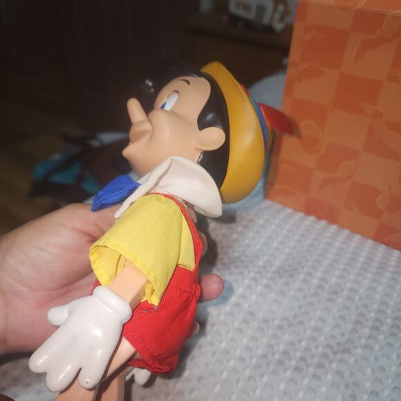 VINTAGE DISNEY PINOCCHIO JOINTED FIGURE APPLAUSE DOLL - Picture 4 of 5